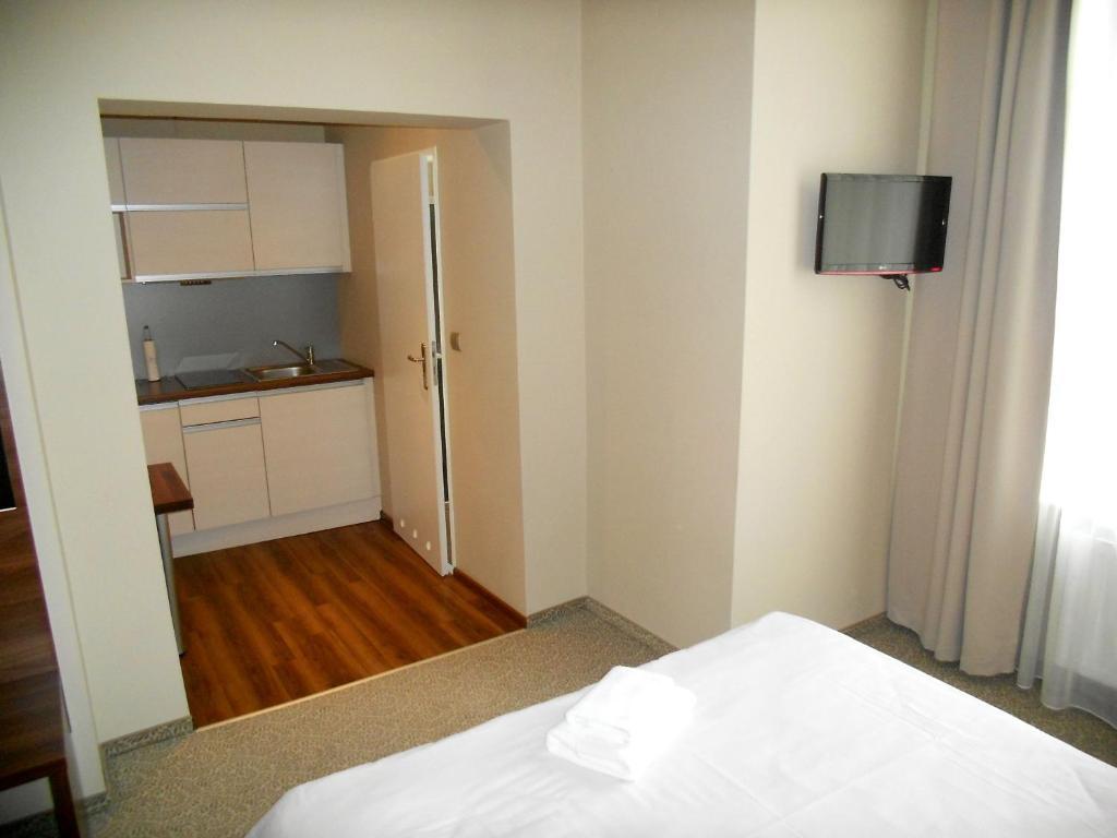 Hotel Srodmiejski Zielona Gora  Room photo